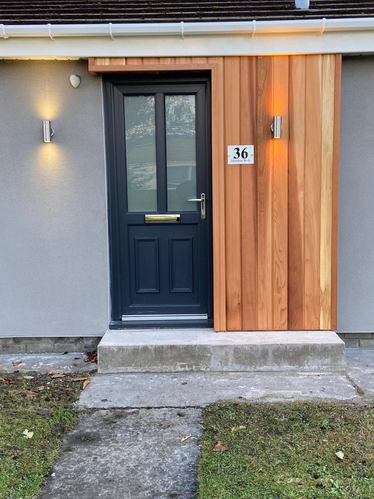Domestic exterior lighting installation