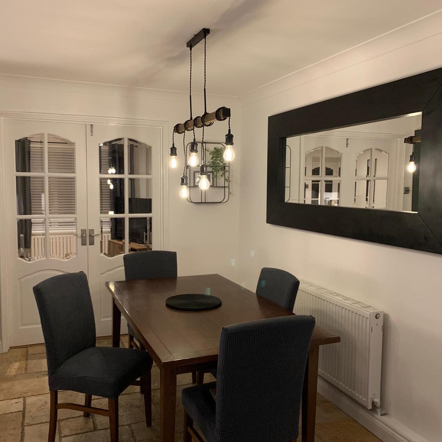 Dining room lighting installation